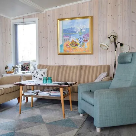 Awesome In W/ Jacuzzi, Wifi And 3 Bedrooms Stokmarknes