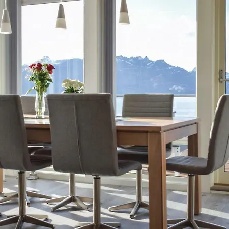 Awesome In W/ Jacuzzi, Wifi And 3 Bedrooms Stokmarknes